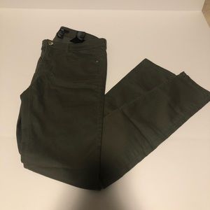 H&M olive green like new skinny jeans